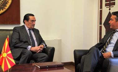 Dimitrov takohet me ambasadorin Abarova, solidarizohet për viktimat në Barcelonë