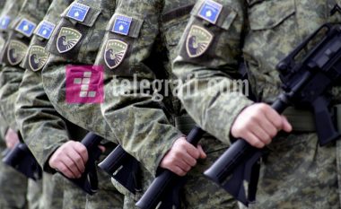 Mbahet ceremonia e gradimit të tre serbëve në Batalionin e Parë të FSK-së