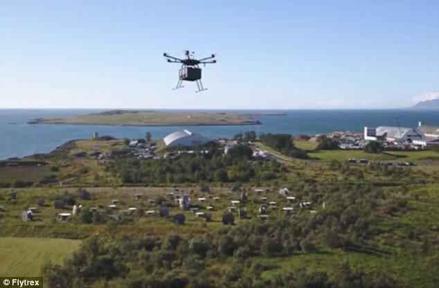 Fillon shërbimi parë i dërgimit të ushqimit përmes dronëve (Video)