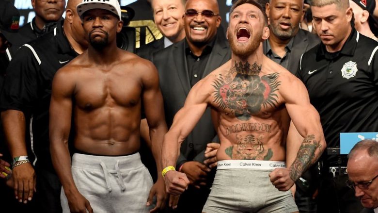 Boksierët bënë matjen zyrtare, McGregor tejet i motivuar përballë Mayweatherit (Video)