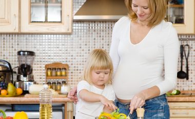 Nëna të ardhshme, kujdes – jodi është i rëndësishëm për shëndetin e bebes