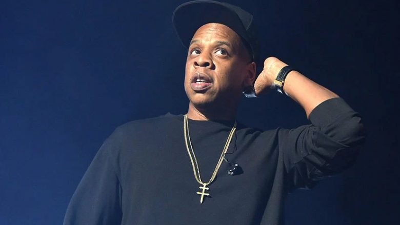 Jay Z nderon Benningtonin në koncertin e tij (Video)