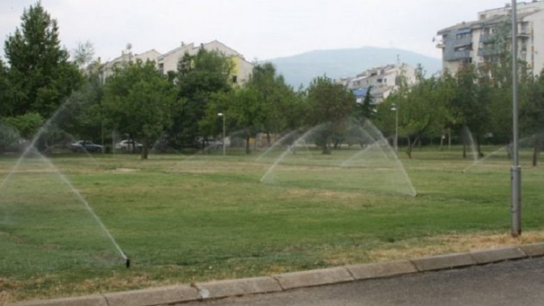 Komuna Aerodrom: Dyshojmë te opozita për shkatërrimin e sistemit për ujitje nëpër parqet e qytetit