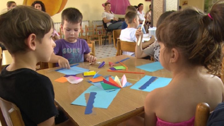 Në Kumanovë promovohet projekti për shërbime alternative për kujdesin e fëmijëve