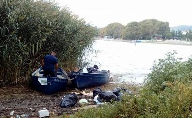 Hidhen mbeturina në Liqenin e Ohrit (Foto)