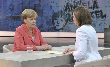 Merkel mbron politikën e saj ndaj refugjatëve: Migrantët legalë nga Ballkani janë të mirëpritur