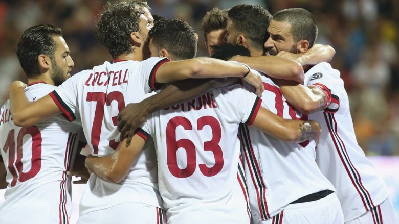 Me tre gola, Milani mposht Crotonen (Video)