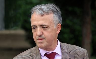 Ish-ambasadori Hamiti: Ndërkombëtarët ende s’i dënuan deklaratat e Vuçiqit për Reçakun