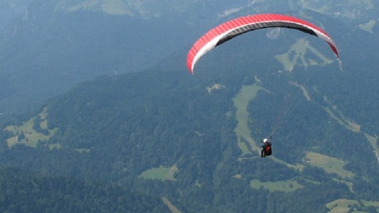 Në Prilep humb jetën një parashutist nga Zvicra