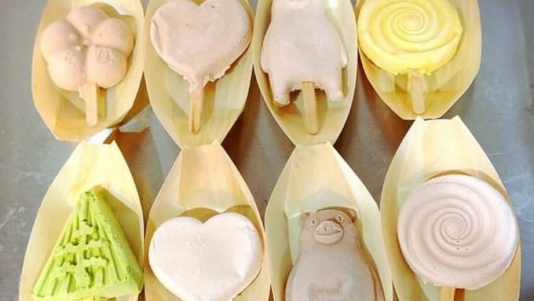 Japonezët krijuan akulloren që shkrihet me shumë vështirësi (Video)