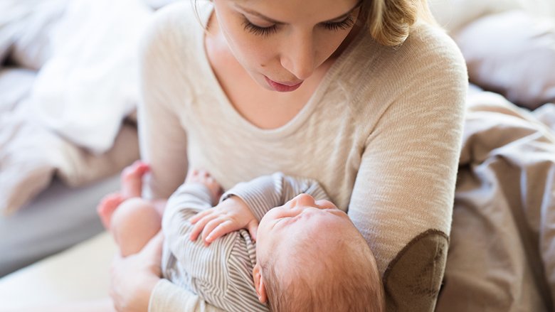 Kontakti me sy ju ndihmon të lidheni më shumë me beben