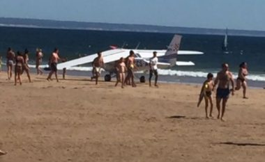 Aeroplani aterron dhunshëm në një plazh afër Lisbonës, mbyt dy persona (Foto)