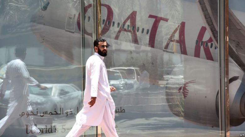 Arabia Saudite hap kufirin me Katarin