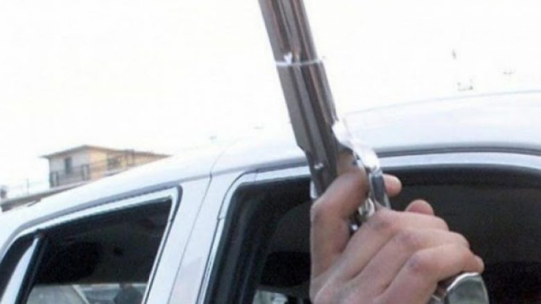 Në katër raste të të shtënave në ahengjeve, Policia konfiskon katër armë