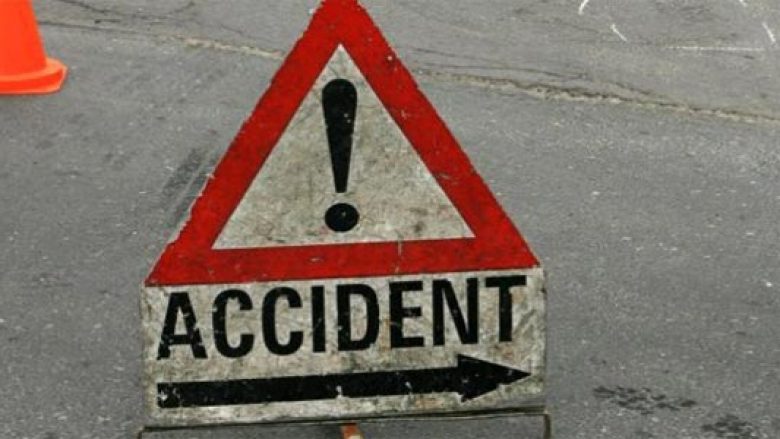 Magjistralja Pejë – Prishtinë: Lëndohen rëndë tre persona në një aksident trafiku (Foto)