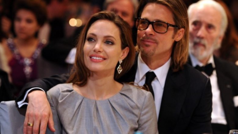 Jolie dhe Pitt ndalin procedurat gjyqësore të shkurorëzimit