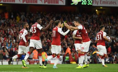 Legjenda e Man Unitedit feston fitoren e Arsenalit së bashku me Mustafin (Foto)
