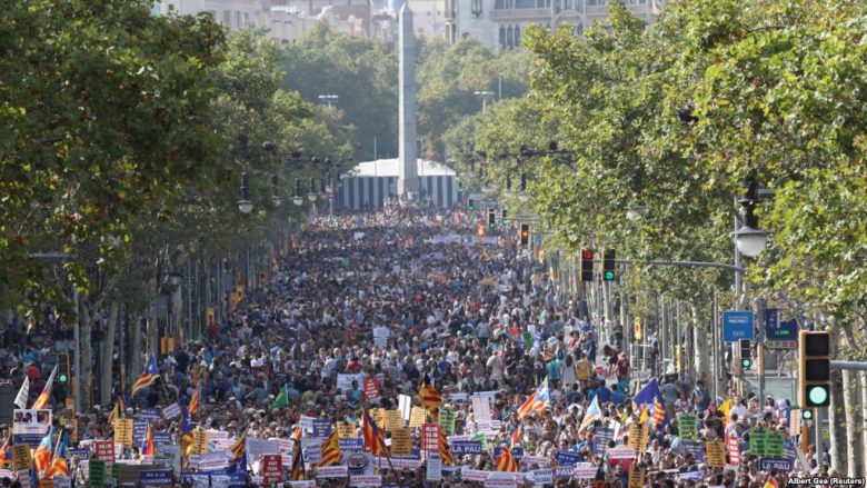 Në Barcelonë 500 mijë njerëz marshuan kundër terrorizmit