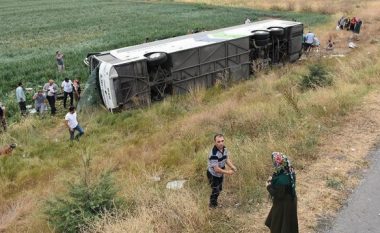 Aksidentohet autobusi në Turqi, vdesin gjashtë persona
