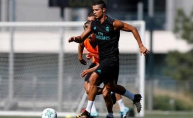Ronaldo i kthehet stërvitjeve, mediat aludojnë se mund të luaj ndaj Man Unitedit në Shkup    