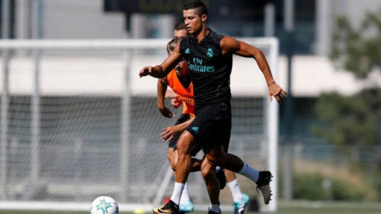 Ronaldo i kthehet stërvitjeve, mediat aludojnë se mund të luaj ndaj Man Unitedit në Shkup    