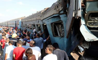 Shkon në 43 numri i viktimave nga ndeshja e trenave në Egjipt