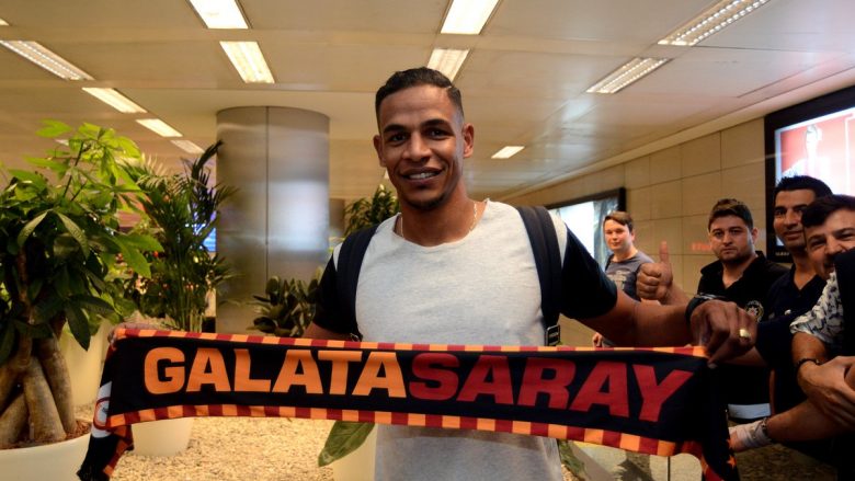 Zyrtare: Galatasaray transferon Fernandon e Man Cityt (Foto)