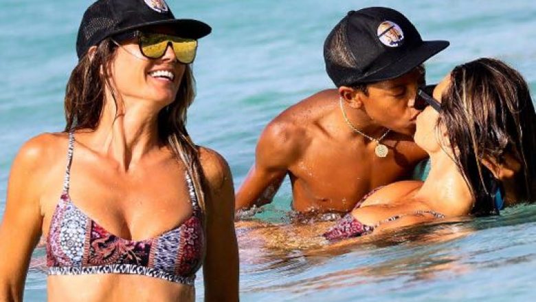 Heidi Klum shfaqet joshëse në bikini, teksa shkëmben përqafime me djalin e saj (Foto)