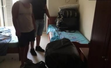 Në një hotel në Himarë zbulohen 422 kg drogë, arrestohet pronari