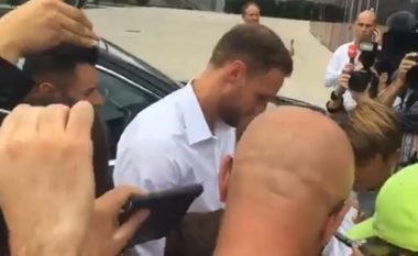 Howedes arrin te Juventusi për testet mjekësore (Video)