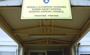 Këshilli Gjyqësor i Kosovës tenton të ‘mbrohet’ ndaj reagimit të ambasadave dhe BE-së