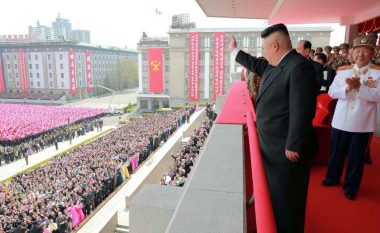 Kim Jong-un shton numrin e ekzekutimeve, sepse nuk po e shohin atë si Zot! (Foto)