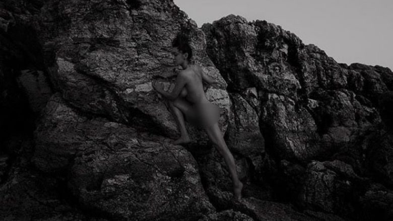 Publikohet i plotë nga fotografi, fotosesioni nudo i Klaudia Pepës (Foto)