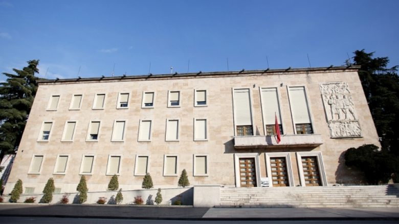 Amnistia fiskale, qeveria shqiptare thërret bizneset për konsultim