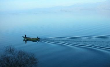 Ndotja e liqenit të Dojranit arrin në nivel alarmant