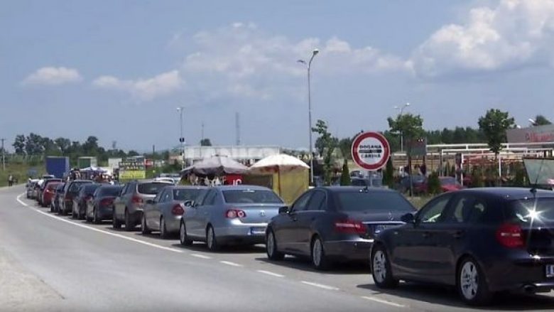 Policia apelon: Shmangeni pikën kufitare në Merdar!