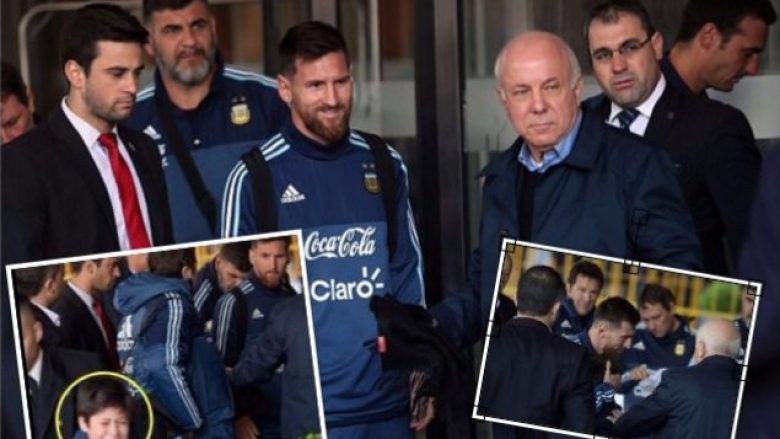 Djaloshi filloi të qante pasi nuk u lejua ta takonte idhullin e tij, por Messi i ktheu buzëqeshjen – e fton të fotografohet dhe e përqafon  (Foto/Video)