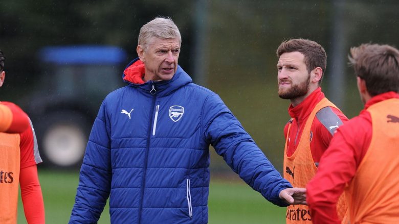 Mustafi i gatshëm, por Wenger nuk llogaritë në disa titullarë kundër Leicesterit