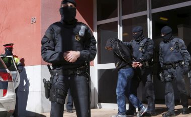 Spanjë: Katër persona akuzohen për terrorizëm