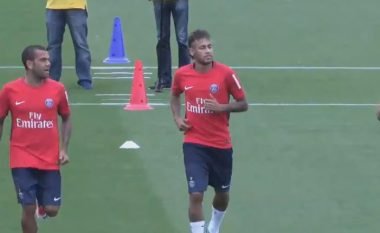 Neymar zhvillon stërvitjen e parë me PSG-në, shfaqet i lumtur krahas bashkëpatriotëve (Video)