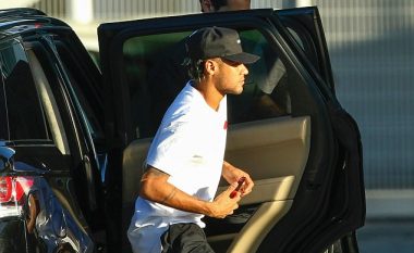 Neymar arrin në Portugali për teste mjekësore (Foto)