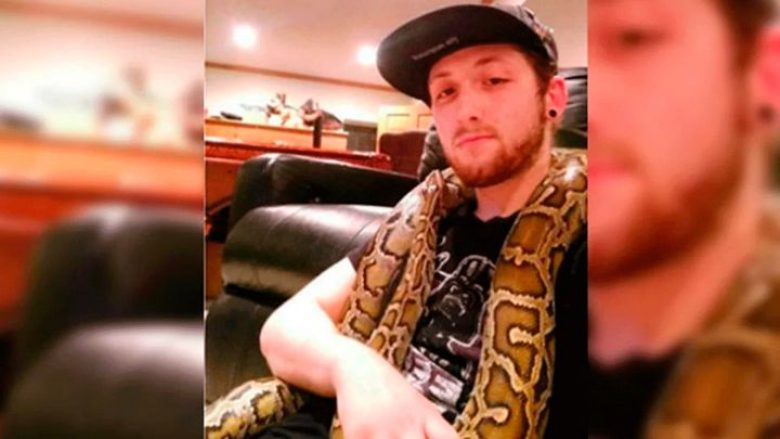 Vdes 22-vjeçari që bënte seks me gjarprin