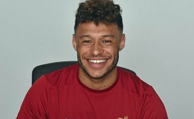 Zyrtare: Oxlade-Chamberlain, lojtar i Liverpoolit (Foto/Video)