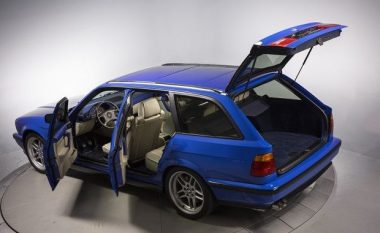 Kjo BMW e vitit 1993 është nxjerrë në shitje për 130 mijë dollarë, shkaku i ngjyrës (Foto)