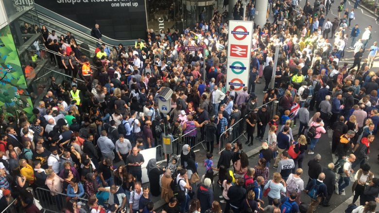 Kërcënim me bombë, evakuohet qendra tregtare në Londër (Video)