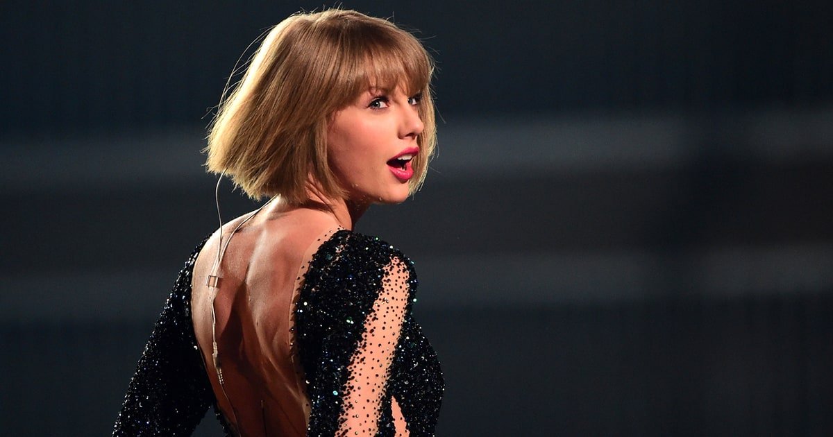 Taylor Swift fshihet në valixhe për t'i shpëtuar paparacëve
