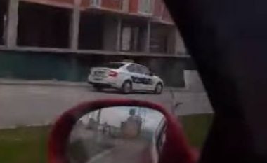 Taksisti vozit në kahjen e kundërt në Prishtinë (Video)