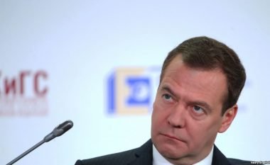 Medvedev dënon ashpër legjislacionin amerikan për sanksionimin e Rusisë