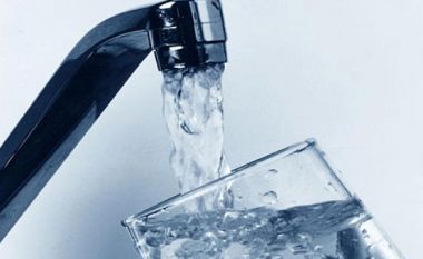 Rriten kërkesat për ujë të pijshëm