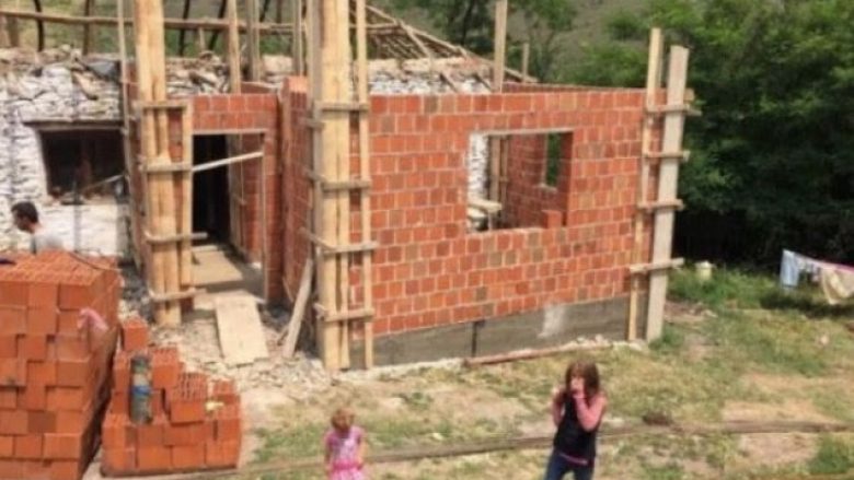 Shoqata “Nëna Terezë” ndërton katër shtëpi për familjet skamnore